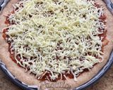 Foto del paso 12 de la receta: Pizza 🍕 con base de Espelta Integral mitad bacon-mitad calabacín con huevos de codorniz 🍳