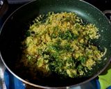 A picture of step 4 of Bread Upma.