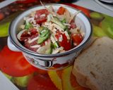 Pas rețetă Salata de Roșii cu Brânză🍅🥒🧅🍞🧂 5 fotografie