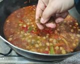 Foto del paso 4 de la receta: Garbanzos con pimientos y chistorra