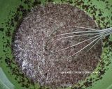 Foto langkah ke 2 dari resep Banana Moist Chocolate Cake.