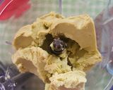 Foto langkah ke 4 dari resep Avocado Ice Cream With Almond And Choco Chip.