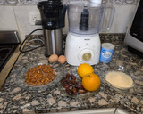 Foto del paso 1 de la receta: Galletitas de naranja y coco Sin azúcar, Sin edulcorante y Sin Tacc