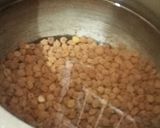A picture of step 1 of Black chickpeas soup.