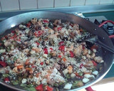 Foto del paso 12 de la receta: Paella mixta de marisco y pollo
