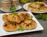 A picture of step 14 of Mincedmeat stuffed bread rolls.