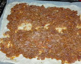 Foto del paso 3 de la receta: Pizza de masa fina con huevo, atún y jamón serrano