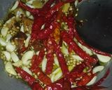 A picture of step 2 of Marwari Dry Garlic Chutney.