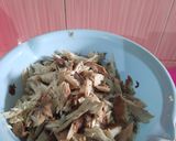 Foto langkah ke 2 dari resep Tuna Suwir Kemangi.