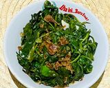Foto langkah ke 3 dari resep Kangkung cah Bawang putih.