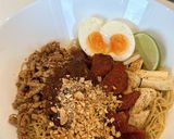 รูปขั้นตอนการทำที่ 5 ของ บะหมี่แห้งยำ หมูแดง หมูสับ