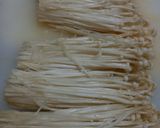 Foto langkah ke 1 dari resep Jamur Enoki Chrispy.