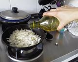 Foto del paso 3 de la receta: Brócoli en tortilla!!!😋🥦🧀🍳🥚🍅🌰