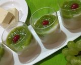 A picture of step 3 of Green grapes and white chocolate delight.