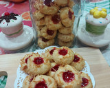 Foto langkah ke 5 dari resep Thumbprint Cookies.