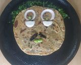 A picture of step 6 of Karela chilika paratha.