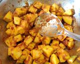 A picture of step 2 of White Pumpkin Curry.
