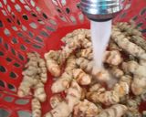 কাঁচা হলুদ থেকে গুঁড়ো হলুদ(Guro holud recipe in Bengali) রেসিপি ধাপ - 1 ছবি