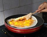 Foto langkah ke 3 dari resep Cilung telur (aci gulung).