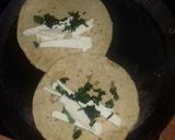Foto del paso 2 de la receta: Quesadillas con epazote