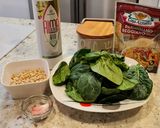 Foto del paso 1 de la receta Pesto de espinacas y piñones