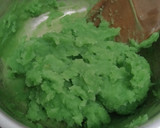 Foto langkah ke 3 dari resep Mochi Pandan Tepung Beras.