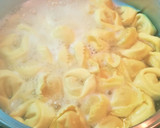 Foto del paso 4 de la receta: Tortelloni a la crema de roquefort