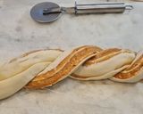 Foto del paso 5 de la receta: Trenza de hojaldre y turrón de Jijona