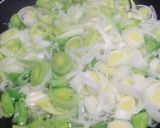 Foto del paso 2 de la receta: Barqueta de puerros con camarones al curry