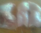 Foto del paso 1 de la receta: Pata y muslo relleno con mostaza y jq. y morrón con pure de papa
