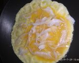 Foto langkah ke 3 dari resep Oyster Mushroom Cheese Omelette.