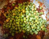 A picture of step 3 of Hara Chana Masala Curry.
