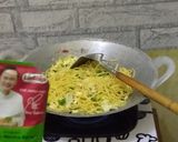Foto langkah ke 4 dari resep Mi Goreng Kuning.