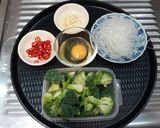 รูปขั้นตอนการทำที่ 1 ของ วุ้นเส้นผัดบรอกโคลีใส่ไข่