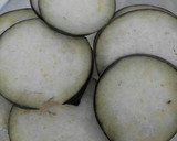 Foto del paso 1 de la receta: Ensalada templada de calabacín y berenjena con salsa de aguacate