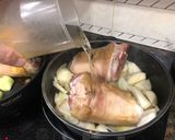 Foto del paso 2 de la receta: Codillo al horno con patatas y verduras