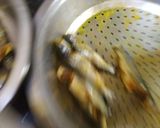 A picture of step 1 of Tangra fish with capsicum.