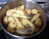 Hình bước làm 3 của món Cá rô phi kho măng