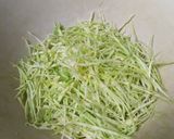 A picture of step 2 of Vegetables cream salad.