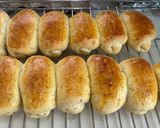 A picture of step 3 of Garlic Bread Roll & Garlic Cheese Bun.