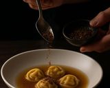 Foto del passaggio 7 della ricetta Tortelli in crema di castagne e in brodo affumicato