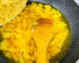 A picture of step 3 of Caramelized Pineapple Suji Halwa.
