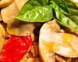 Foto del passaggio 5 della ricetta Farro spadellato con pomodori datterini e champignon