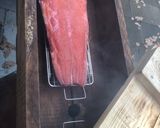 Foto del passaggio 6 della ricetta Salmone affumicato di Natale fatto in casa