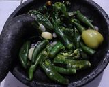 Foto langkah ke 2 dari resep Lombok ijo cumi asin jleb.