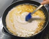 A picture of step 3 of Methi matar malai.