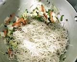Veg garlic hakka noodles recipe step 4 photo