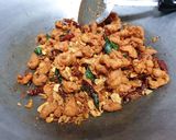 รูปขั้นตอนการทำที่ 3 ของ น้ำพริกหนังไก่กรอบ