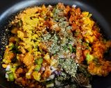 Foto del paso 2 de la receta: HABICHUELA LARGA en Tortilla, al🍅🧅🧄🌶️Hogao...!