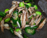 Foto langkah ke 7 dari resep Tumis Teri Pete Cabe Ijo.